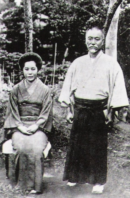 東郷平八郎と妻・テツ（1913年）